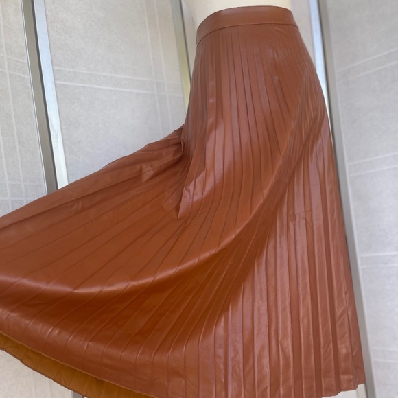 Brown Faux Leather Pleated Midi Skirt sz 12 - Picture 2 of 4